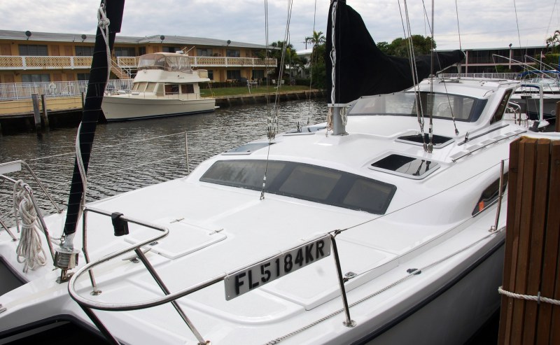 Used Sail Catamaran for Sale 1999 Gemini 105Mc Boat Highlights